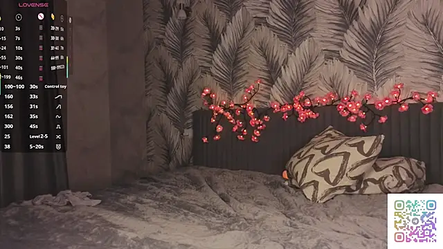 HinaVibe online show from 04.18.26