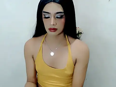 Snapshot of Queeny_Cassandra chatting on 04.08.26 Queeny Cassandra online show from 04.08.26