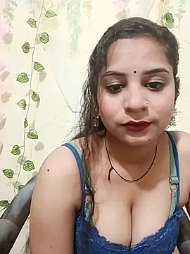 Snapshot of lovely-girl99 chatting on 03.06.26 lovely-girl99 online show from 03.06.26