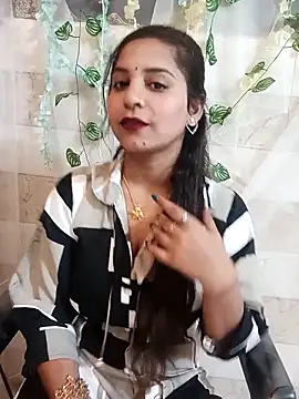 Snapshot of lovely-girl99 chatting on 03.18.26 lovely-girl99 online show from 03.18.26