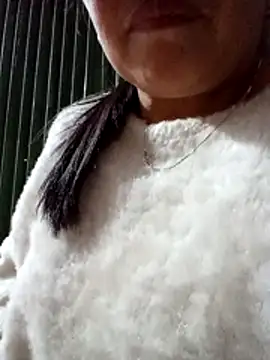 heesuu11 online show from 04.02.26