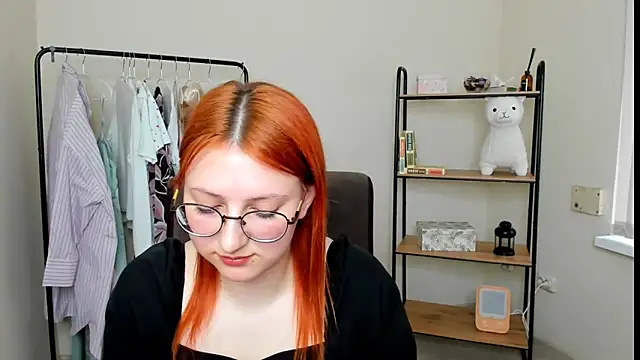 Snapshot of LauraaYoung chatting on 02.26.26 LauraaYoung online show from 02.26.26