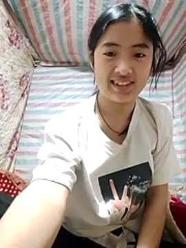 Snapshot of Lala-labu chatting on 03.16.26 Lala-labu online show from 03.16.26