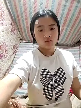 Snapshot of Lala-labu chatting on 03.31.26 Lala-labu online show from 03.31.26