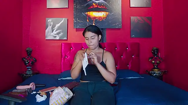 Snapshot of Luna_Dante_fox chatting on 03.25.26 Luna Dante fox online show from 03.25.26