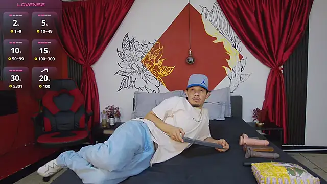 Snapshot of Luna_Dante_fox chatting on 04.10.26 Luna Dante fox online show from 04.10.26