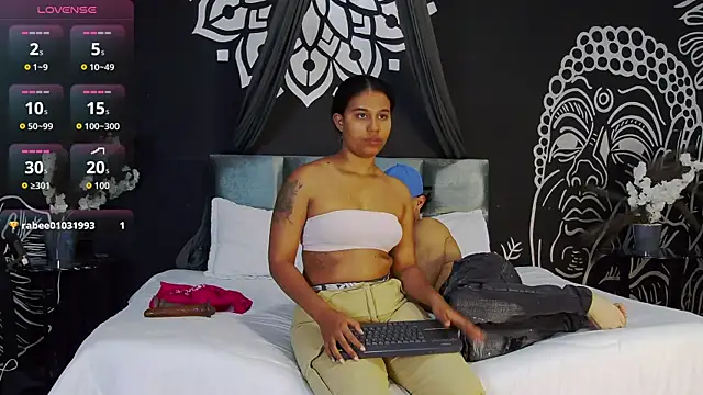 Snapshot of Luna_Dante_fox chatting on 04.16.26 Luna Dante fox online show from 04.16.26