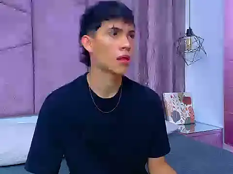 Snapshot of AronTawers chatting on 03.16.26 AronTawers online show from 03.16.26