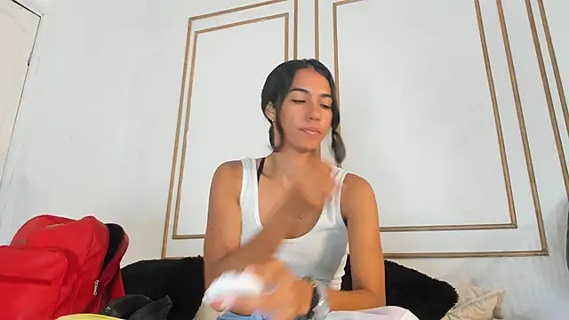 Snapshot of emily_gaviria1 chatting on 04.23.26 emily gaviria1 online show from 04.23.26