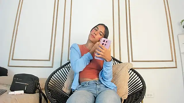 Snapshot of emily_gaviria1 chatting on 05.03.26 emily gaviria1 online show from 05.03.26
