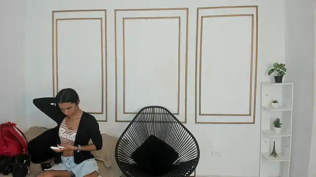 Snapshot of emily_gaviria1 chatting on 05.17.26 emily gaviria1 online show from 05.17.26