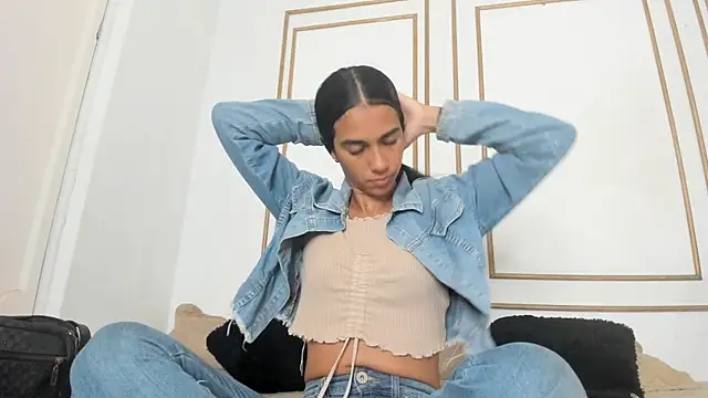 Snapshot of emily_gaviria1 chatting on 05.28.26 emily gaviria1 online show from 05.28.26