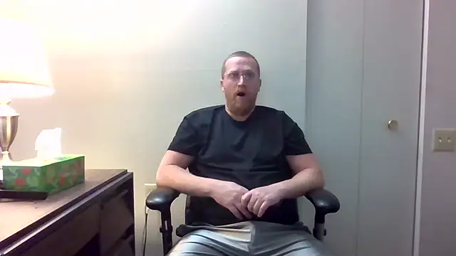 Snapshot of tytheexhibionist chatting on 04.29.26 tytheexhibionist online show from 04.29.26