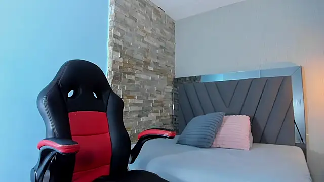 Snapshot of LUCIA_KHAN chatting on 07.15.26 LUCIA KHAN online show from 07.15.26