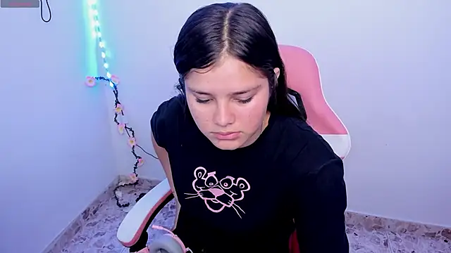 Snapshot of trianna_sweet chatting on 02.26.26 trianna sweet online show from 02.26.26