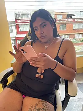 Nahomy firee online show from 03.07.26