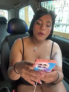 Nahomy firee online show from 04.10.26