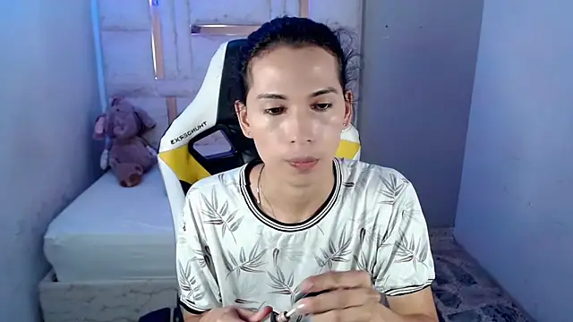 Larry craft online show from 04.07.26