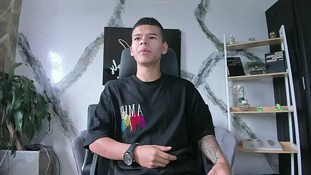 DylanRoyce  online show from 04.05.26