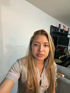 Snapshot of RubiaMorena chatting on 02.24.26 RubiaMorena online show from 02.24.26