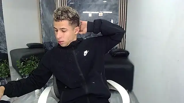 Hollmanhot online show from 04.17.26