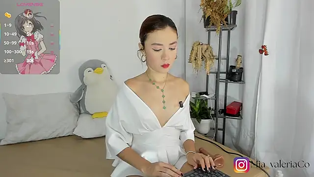 Mia-Valeria- online show from 06.14.26