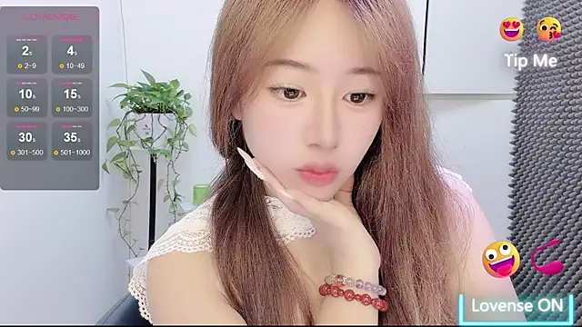 Snapshot of Baixi-01 chatting on 07.13.26 Baixi-01 online show from 07.13.26