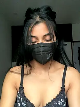 Snapshot of keyswee chatting on 11.16.25 keyswee online show from 11.16.25