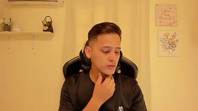 sexy andres01 online show from 05.20.26