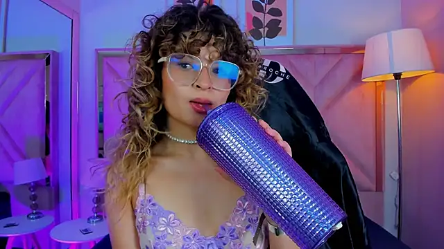 emilyjonesss  online show from 02.25.26