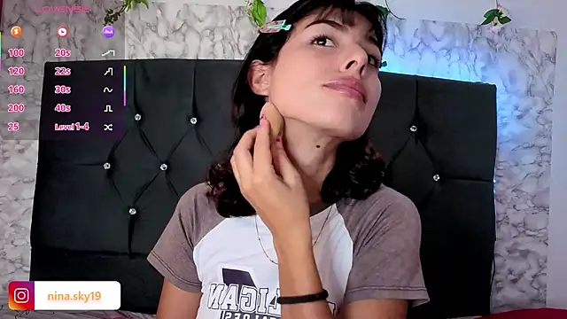 Snapshot of cutninasky chatting on 02.25.26 cutninasky online show from 02.25.26