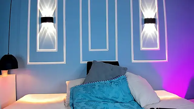 Snapshot of Lore_evans chatting on 04.09.26 Lore evans online show from 04.09.26