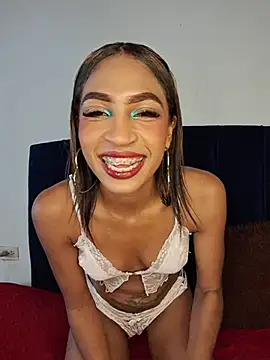 Snapshot of Canela_em chatting on 04.16.26 Canela em online show from 04.16.26