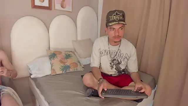 Snapshot of Jason_23__ chatting on 04.09.26 Jason 23 online show from 04.09.26