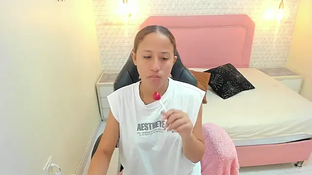 LESLYSIMPSON online show from 06.30.26