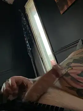 Snapshot of Robrotten chatting on 02.25.26 Robrotten online show from 02.25.26