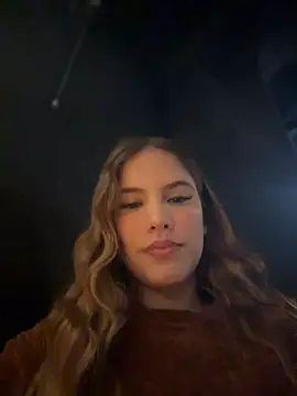 Snapshot of MiluRossee chatting on 04.17.26 MiluRossee online show from 04.17.26
