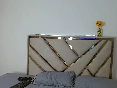 Snapshot of oliver___saint chatting on 03.03.26 oliver saint online show from 03.03.26