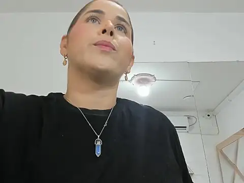 Nikol Lopez  online show from 02.28.26