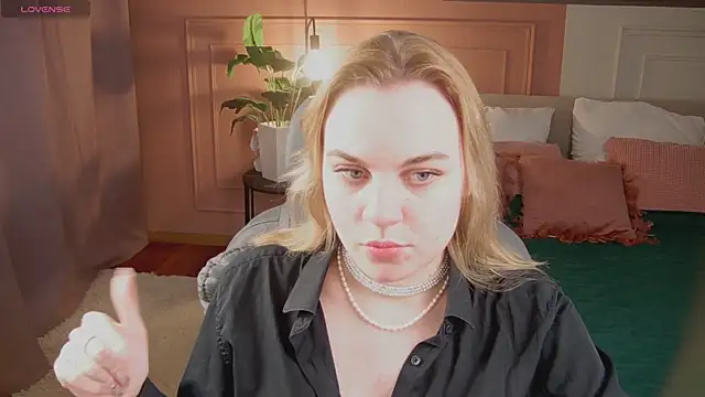 Glow Margo online show from 04.17.26