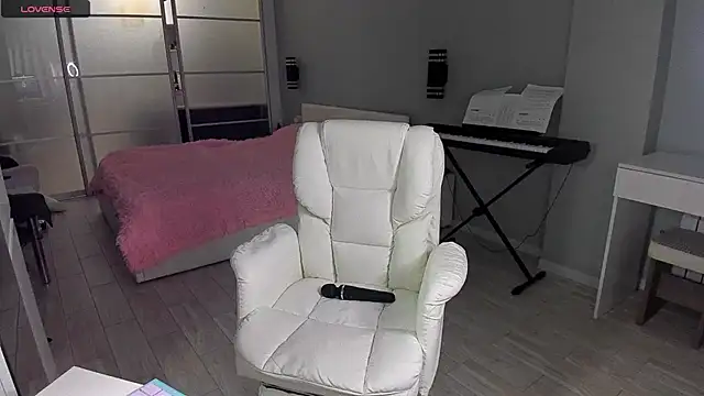 SofieLund online show from 03.27.26