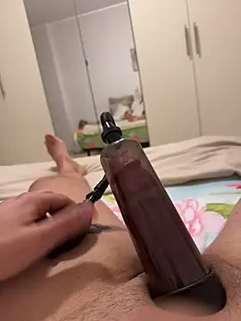 Snapshot of ReyRinaldo chatting on 02.25.26 ReyRinaldo online show from 02.25.26