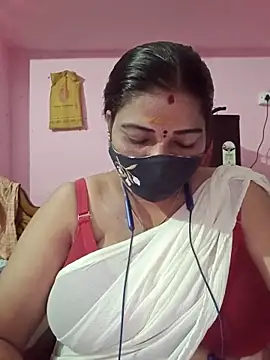 Snapshot of tamil_lathikaaa chatting on 04.29.26 tamil lathikaaa online show from 04.29.26