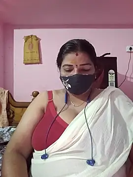 Snapshot of tamil_lathikaaa chatting on 04.29.26 tamil lathikaaa online show from 04.29.26