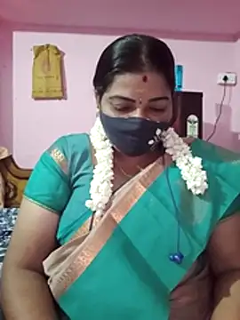 Snapshot of tamil_lathikaaa chatting on 04.30.26 tamil lathikaaa online show from 04.30.26