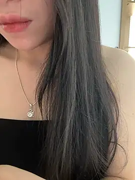 Snapshot of Tinn_tin chatting on 05.28.26 Tinn tin online show from 05.28.26