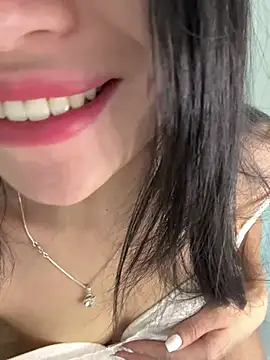 Snapshot of Tinn_tin chatting on 05.31.26 Tinn tin online show from 05.31.26