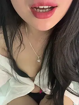 Snapshot of Tinn_tin chatting on 06.01.26 Tinn tin online show from 06.01.26