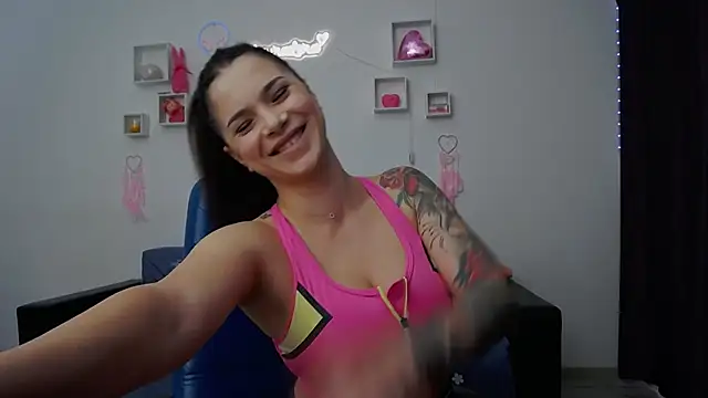 LauraLora3 online show from 04.07.26