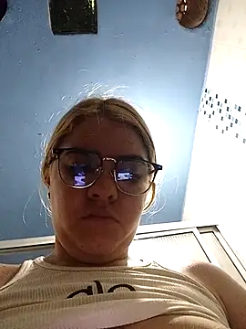 single kitten online show from 03.30.26